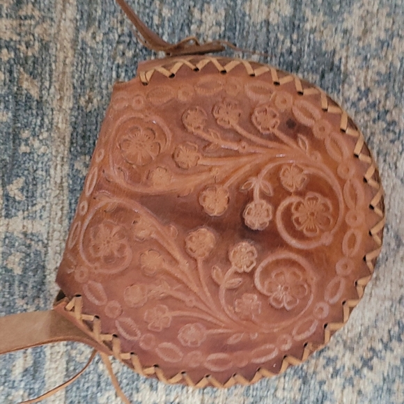 Hand Tooled Vintage Leather Bag - Picture 11 of 16